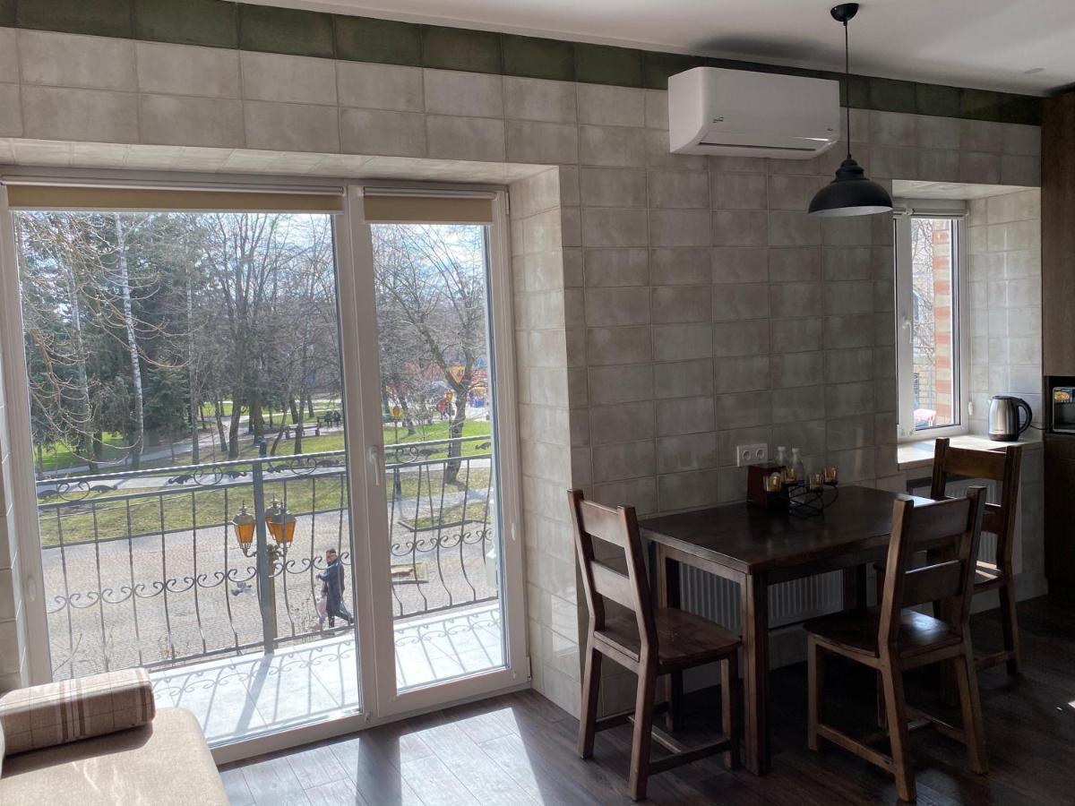 Park Apartment Vinnytsia Ngoại thất bức ảnh